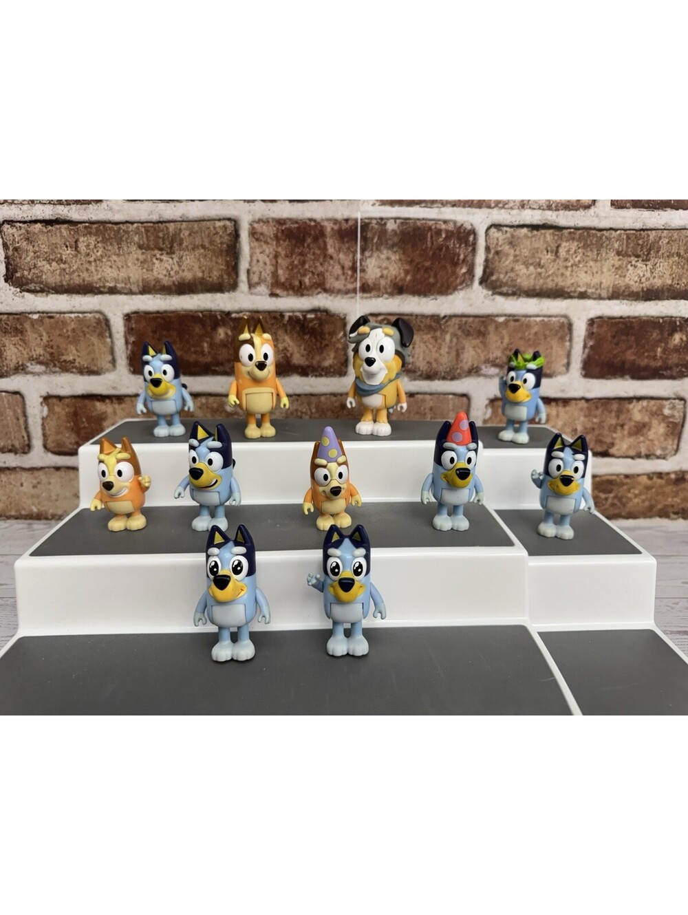 11 Bluey and Friends Family Figures Toys Lot